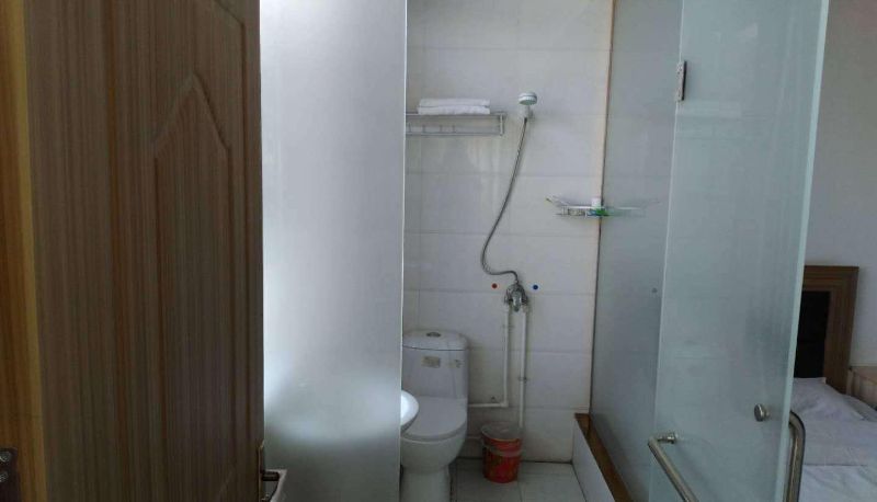Chambre - Baishun Hotel (Dafosi Store)