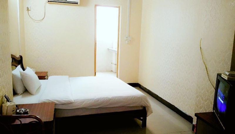 Camera - New Century Hotel