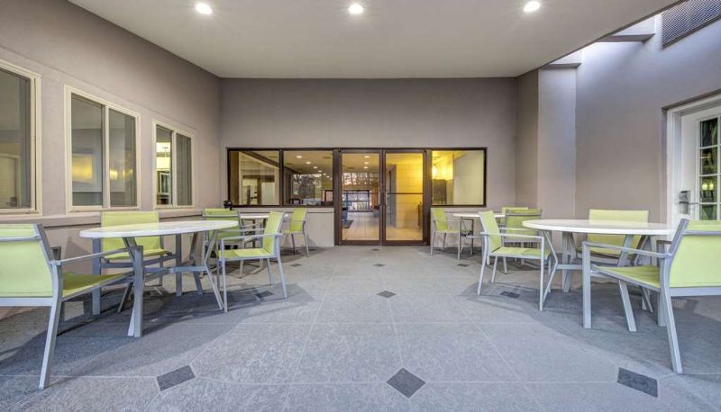 Vista interna - La Quinta Inn by Wyndham El Dorado