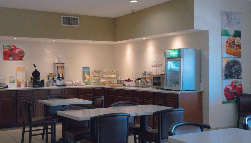 Restaurant - Quality Inn & Suites Yuma