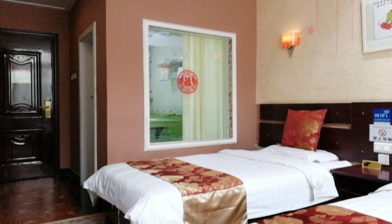 Camera - Flame Mountain Hotel