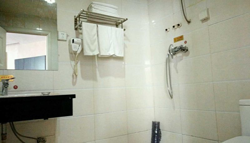 Zewnętrzna część hotelu - Tiantian Holiday Business Hotel