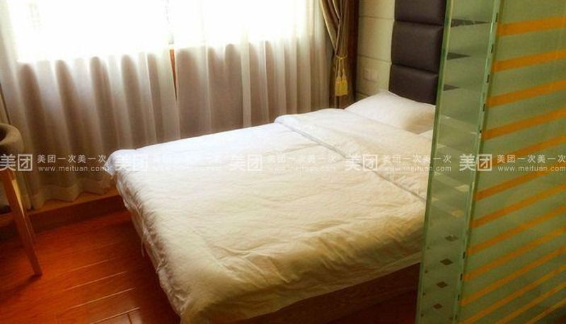 Camera - Yuefeng Hotel (Sanfang Qixiang Branch)