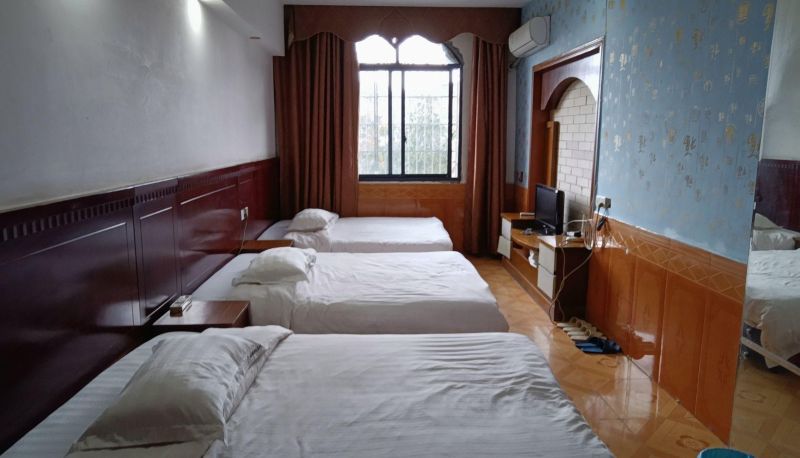 Zimmer - Emperor Hotel