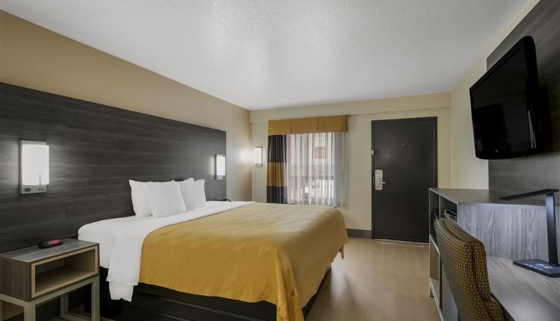 Camera - Quality Inn Commerce at I-85