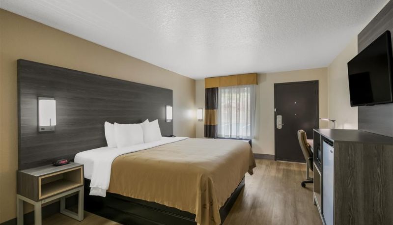 Camera - Quality Inn Commerce at I-85