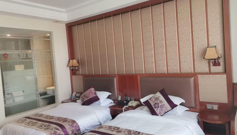 Camera - Longxiang Crown Hotel
