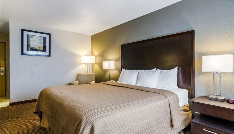 Zimmer - Quality Inn and Suites Winfield