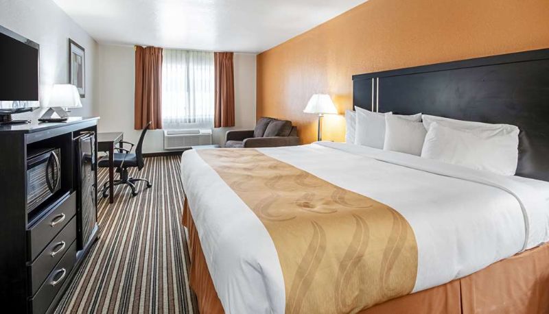 Camera - Quality Inn Dodge City