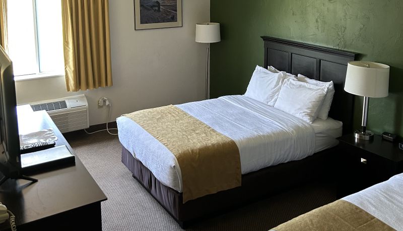 Camera - Boarders Inn & Suites by Cobblestone Hotels - Munising