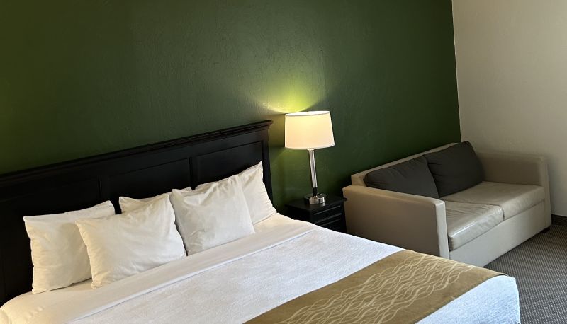 Camera - Boarders Inn & Suites by Cobblestone Hotels - Munising