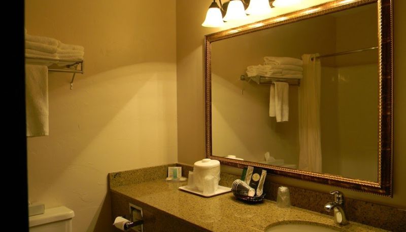 Camera - Boarders Inn & Suites by Cobblestone Hotels - Munising