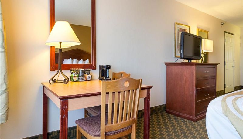 Pokój - Quality Inn Fairmont