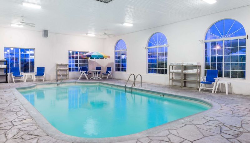 Havuz - Baymont by Wyndham Osage Beach