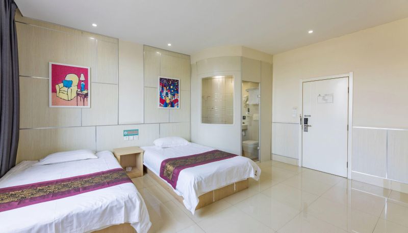 Camera business - Yibai Liangpin Hotel (Baoding Xushui Shuanglong Commercial Building Store)