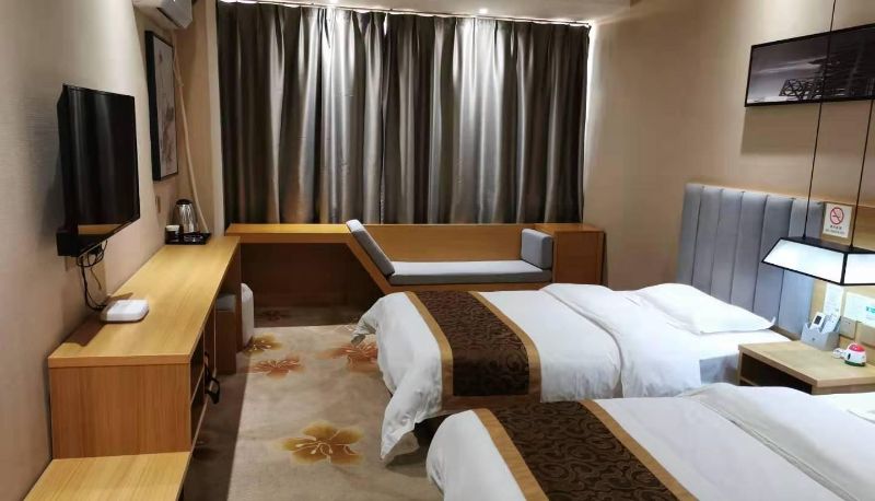 Camera business - Yibai Chain Hotel (Longxi Railway Station Store)