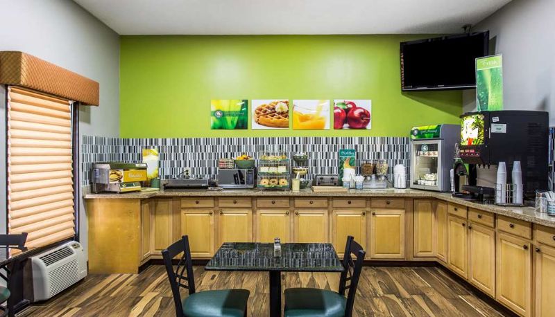 Restaurant - Quality Inn Albemarle