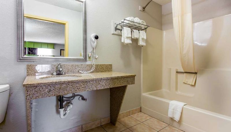 Zimmer - Quality Inn Albemarle