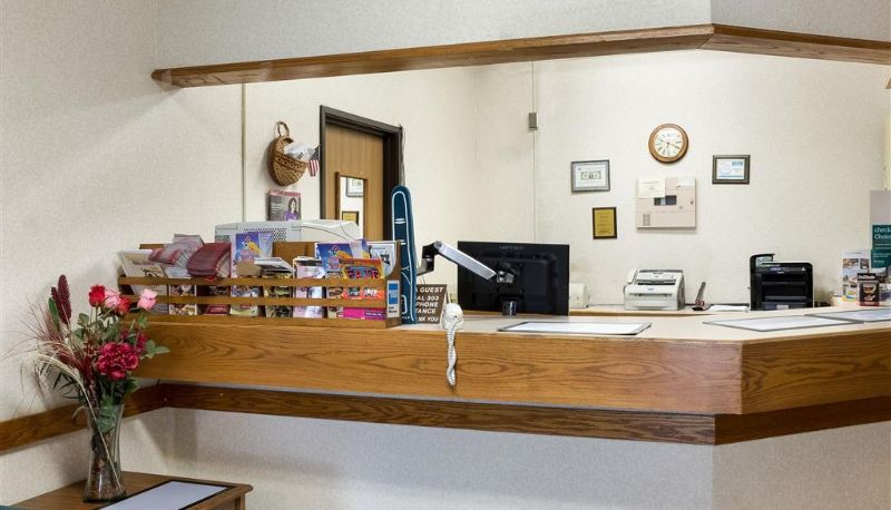 Hall - RODEWAY INN WAHPETON