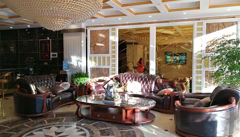 Buitenruimte van het hotel - Yiwen Holiday Inn