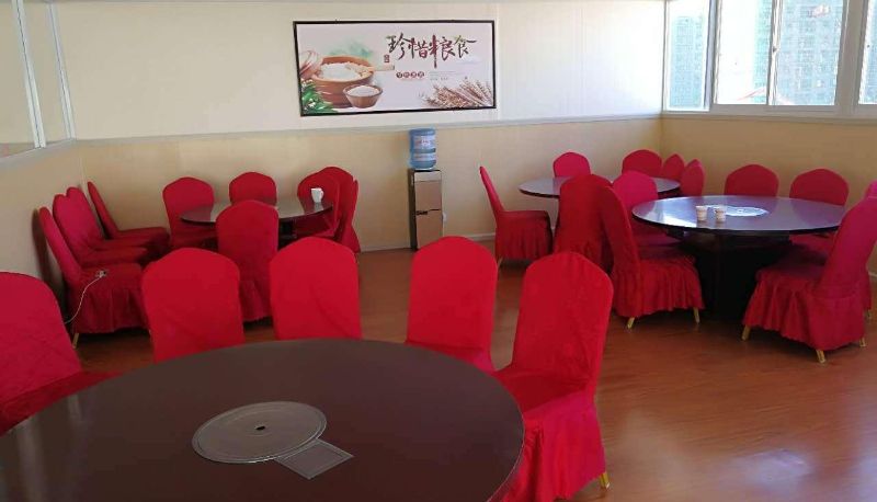 Buitenruimte van het hotel - Yiwen Holiday Inn