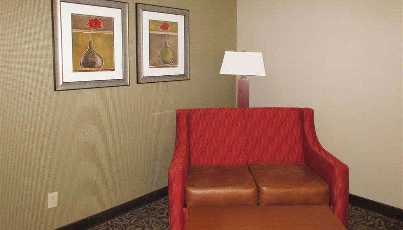 Room - Clarion Inn & Suites Cortland - University Area