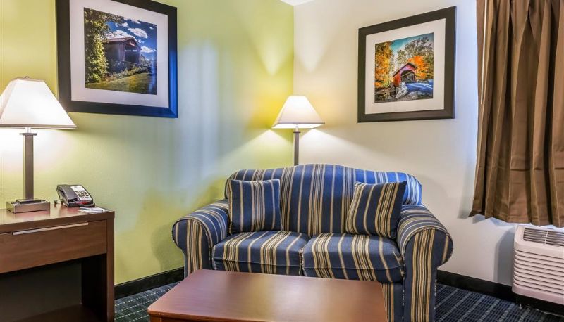 Room - Quality Inn Jackson