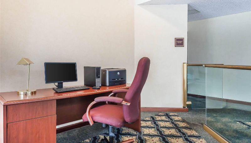 Centrum biznesowe - Comfort Inn Cleveland Airport
