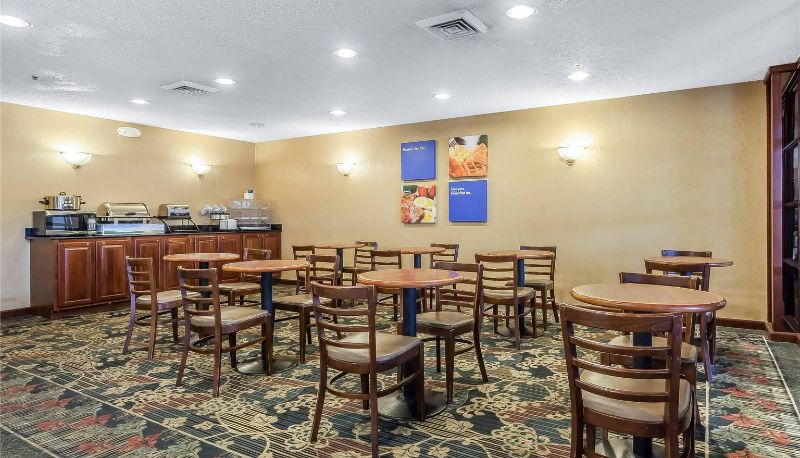 Restauracja - Comfort Inn Cleveland Airport