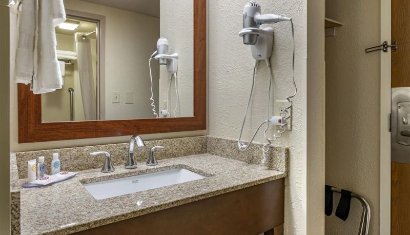 Camera - Comfort Inn Cincinnati Northeast