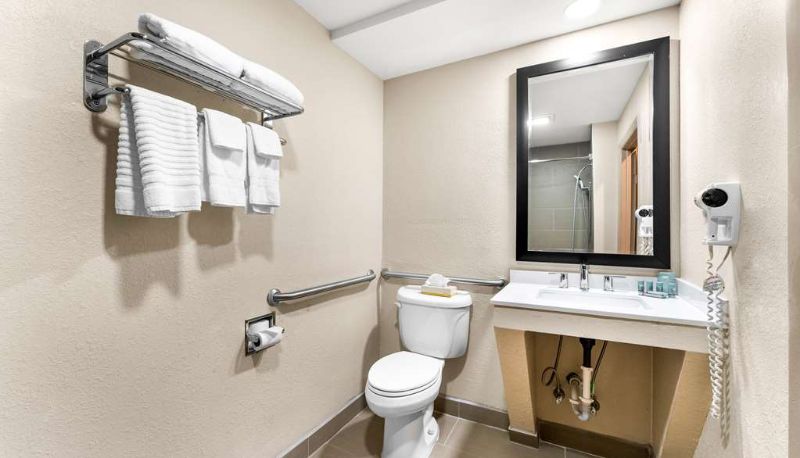 Pokój - SureStay Plus by Best Western Reading North