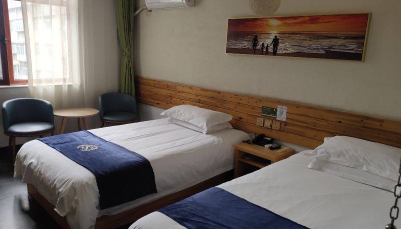 Camera business - Yibai Liangpin Hotel (Pingshan Wentang Branch)