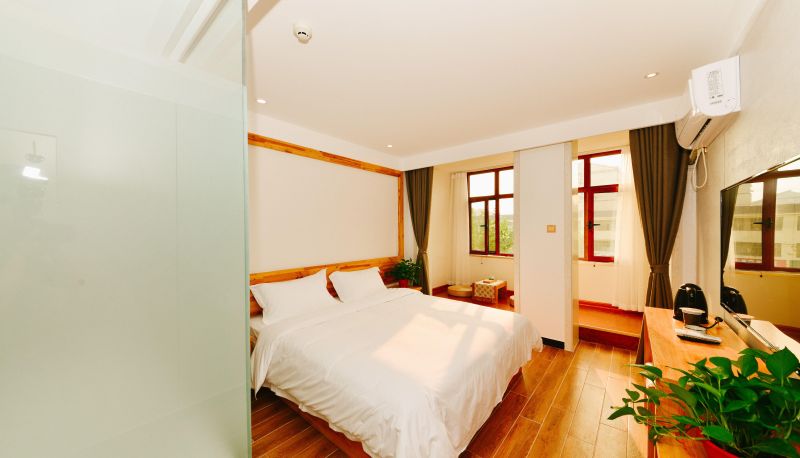 Camera business - Yibai Liangpin Hotel (Pingshan Wentang Branch)