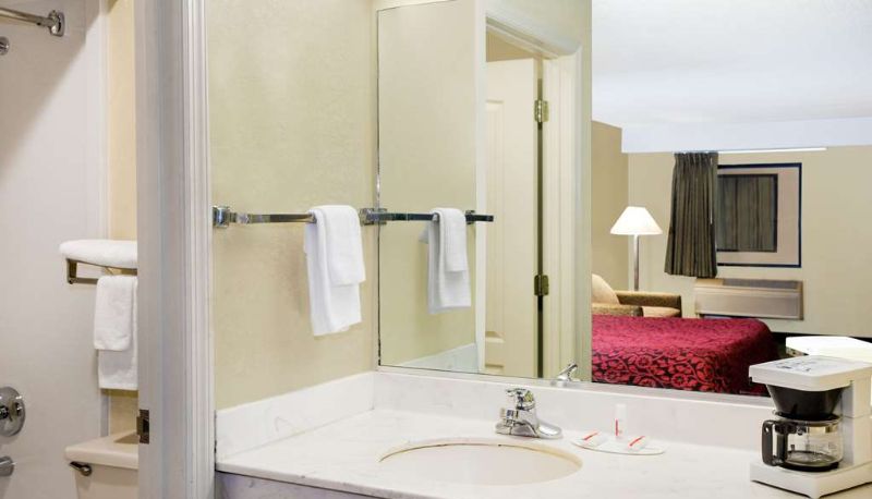 Camera - Days Inn & Suites by Wyndham Columbia Airport