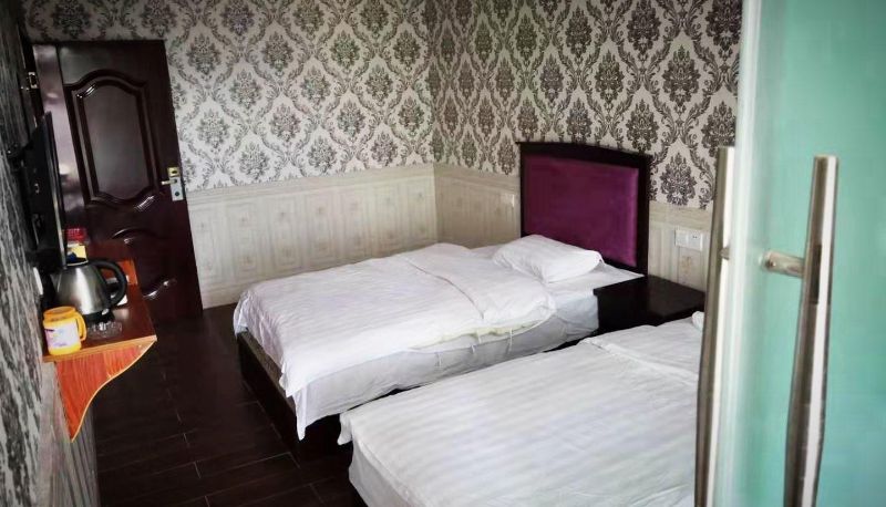 Room - Happy Home Hotel