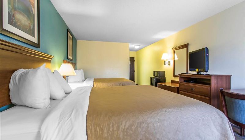 Camera - Quality Inn & Suites Memphis East