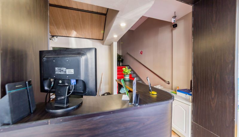 Buitenruimte van het hotel - Mudu Hotel