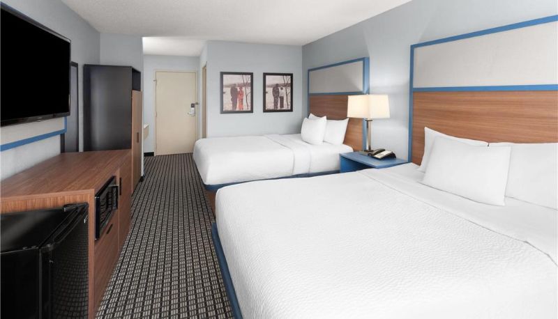 Zimmer - AmericInn by Wyndham Reedsburg