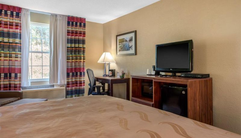 Camera - Quality Inn Morgantown