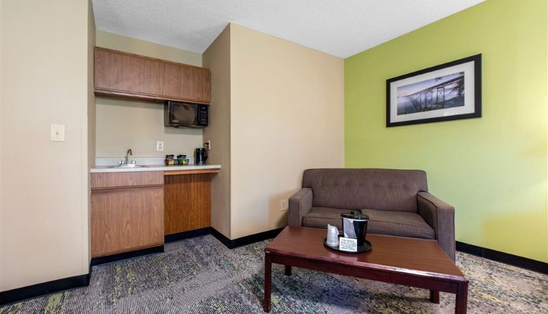 Camera - Quality Inn Morgantown