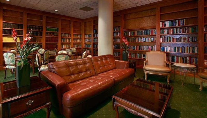 Vista interior - The Pensacola Grand Hotel