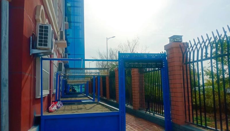 Area esterna dell'hotel - Pomegranate Hotel (Turpan High Speed Railway Station Store)