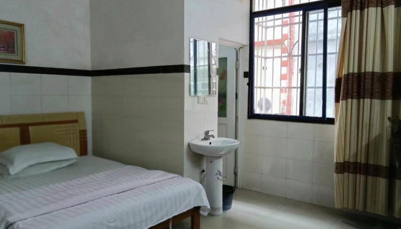 Camera - Yiqing Business Hotel