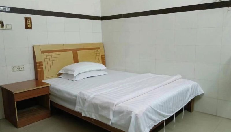 Zimmer - Yiqing Business Hotel