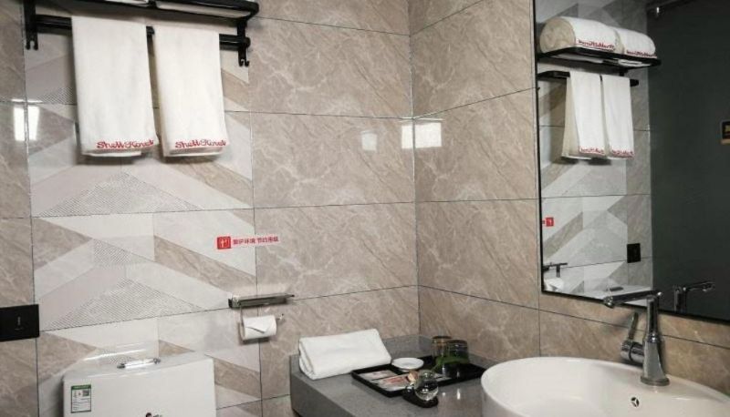 Camera business - Shell Hotel (Daliuhang Town International Airport Airport Road Branch)