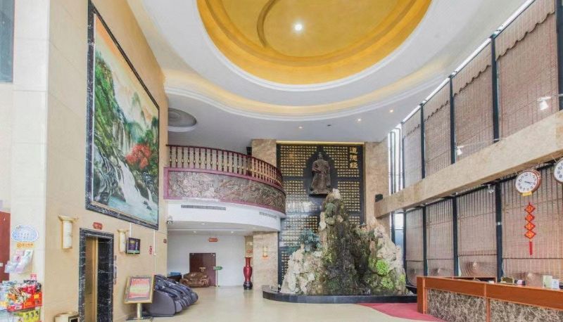 Buitenruimte van het hotel - Gelin International Hotel