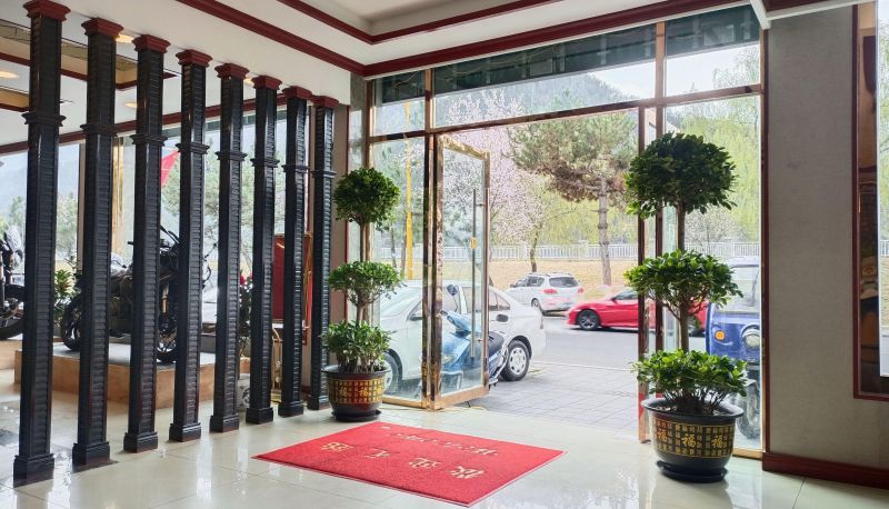 Zona exterior del hotel - Mohi Motorcycle Hotel