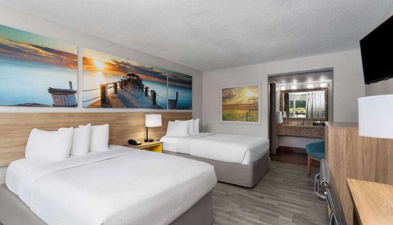 Camera - Days Inn by Wyndham Wildwood I-75