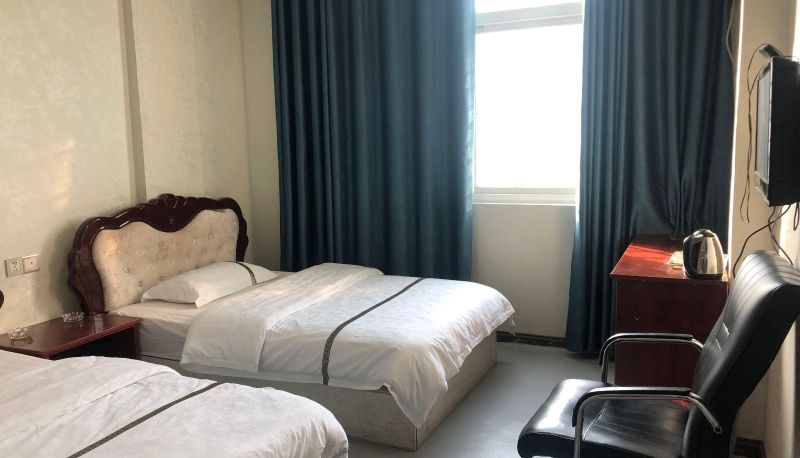 Zimmer - Celebrity Fashion Hotel