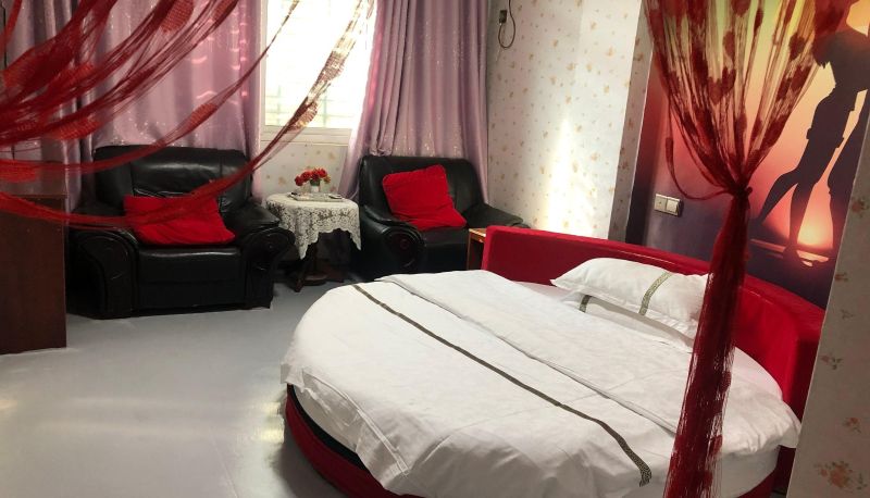 Camera - Celebrity Fashion Hotel